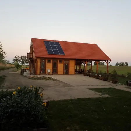 Tomajor Vendeghazak Tiszaeszlar