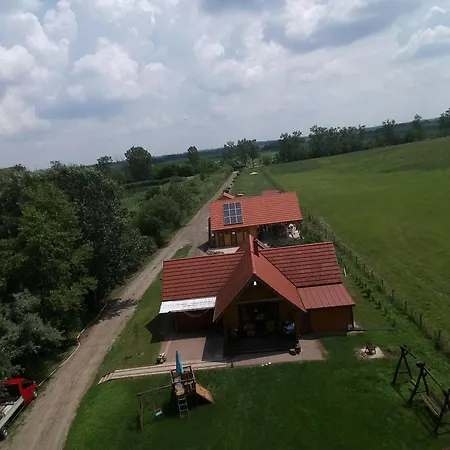 Tomajor Vendeghazak Tiszaeszlar