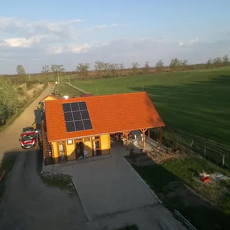 Tomajor Vendeghazak Apartment Tiszaeszlar