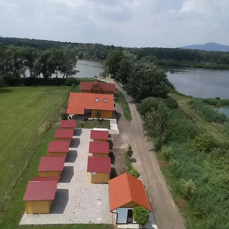 Tomajor Vendeghazak Apartment