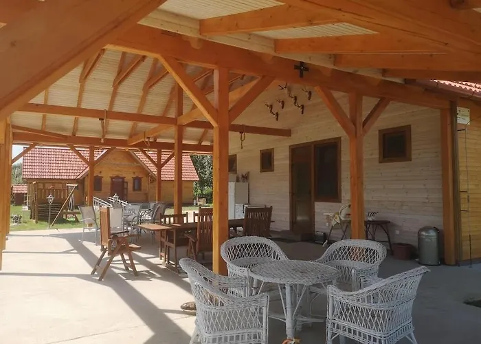 Tomajor Vendeghazak Daire *