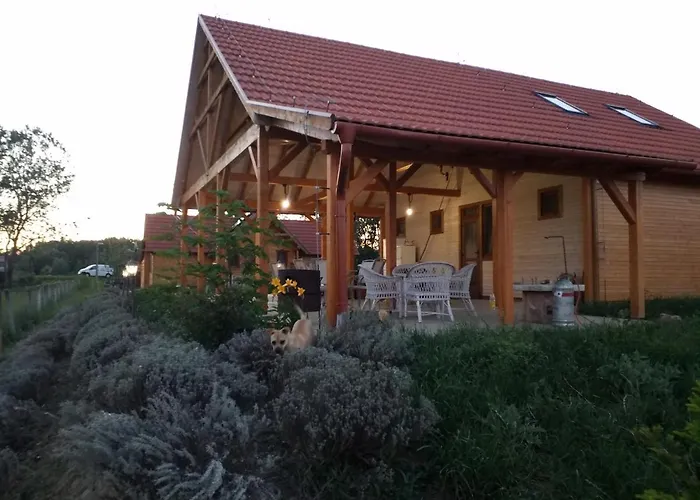 Tomajor Vendeghazak Daire Tiszaeszlar