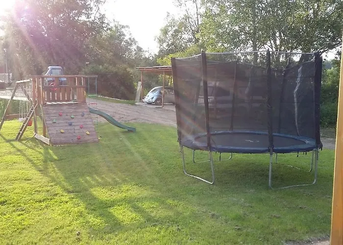 Tomajor Vendeghazak Daire