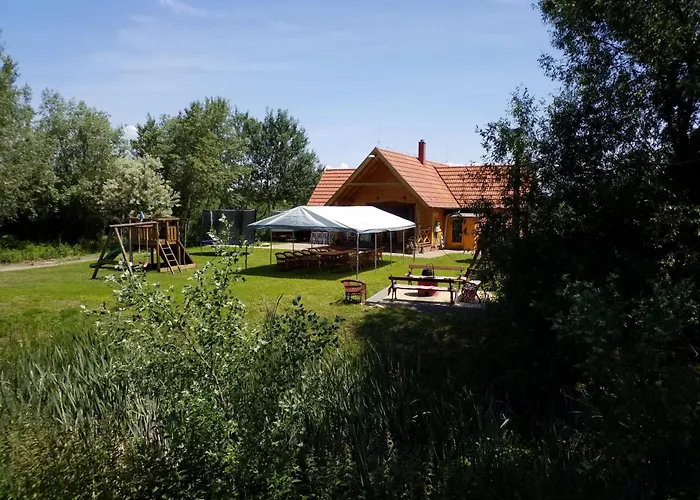 Tomajor Vendeghazak Daire *