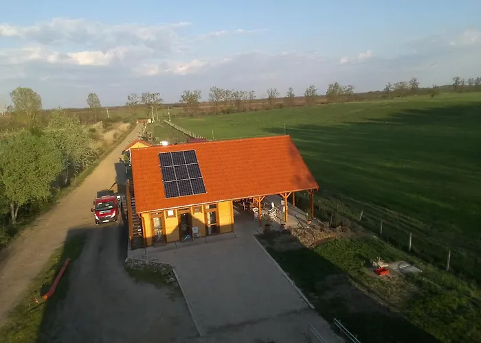Tomajor Vendeghazak 아파트 Tiszaeszlar